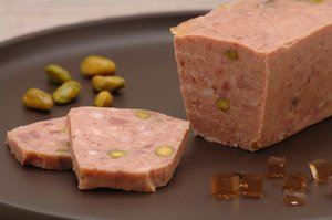 Suprême de canard au foie gras et pistaches